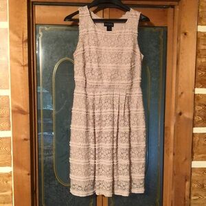 EnFocus Studio sz 8 tan/beige lace dress